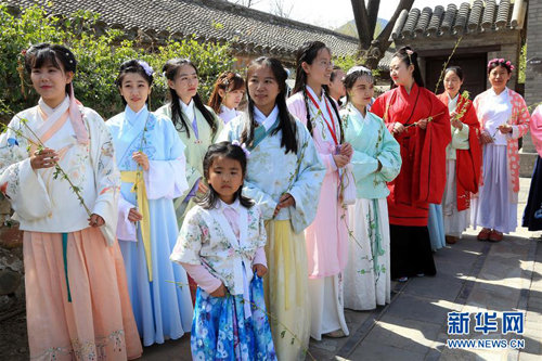 Hanfu: China's Traditional Han-style Clothing