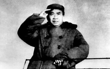 朱德总司令亲自为战士站岗